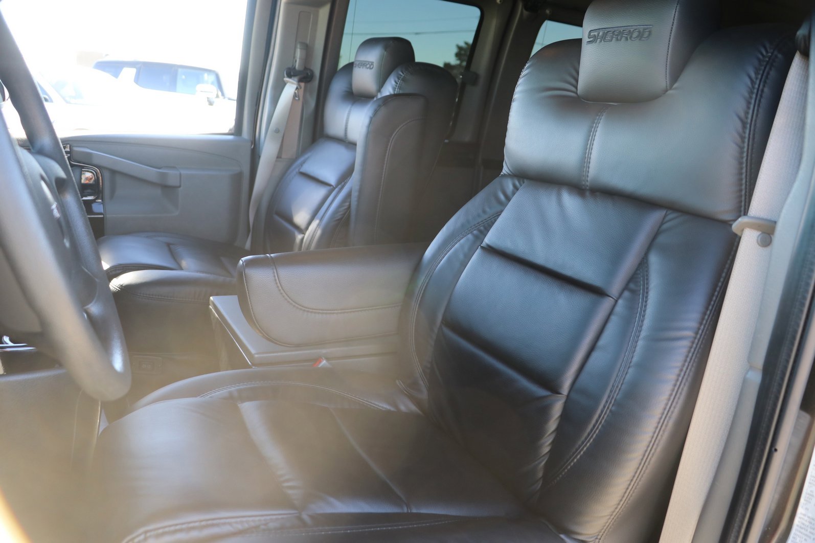 Used 2020 GMC Savana 2500 w/ Enhanced Convenience Package image 14