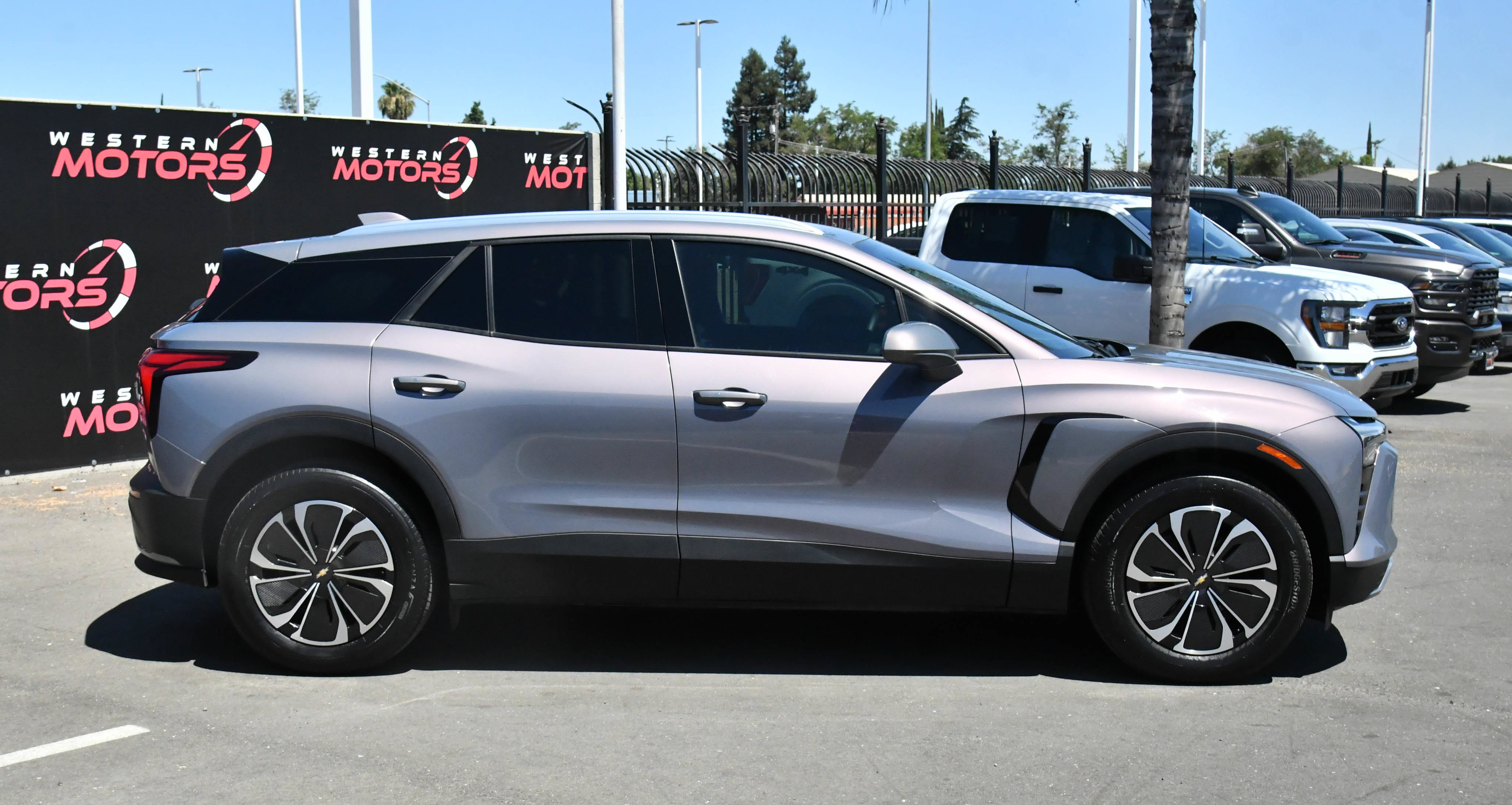 Used 2024 Chevrolet Blazer EV LT AWD/4WD image 9