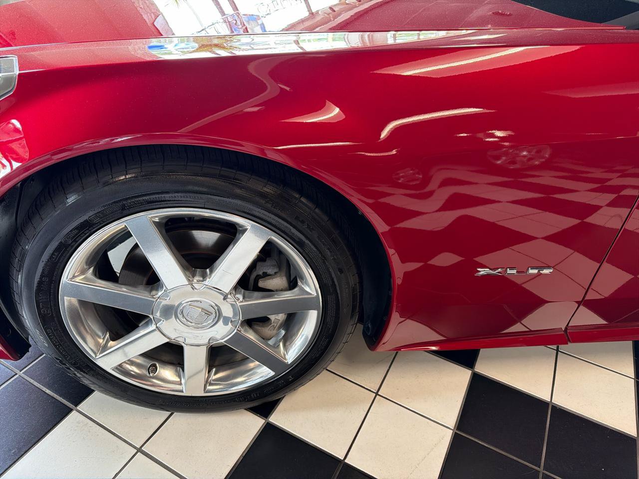 Used 2005 Cadillac XLR RWD image 9