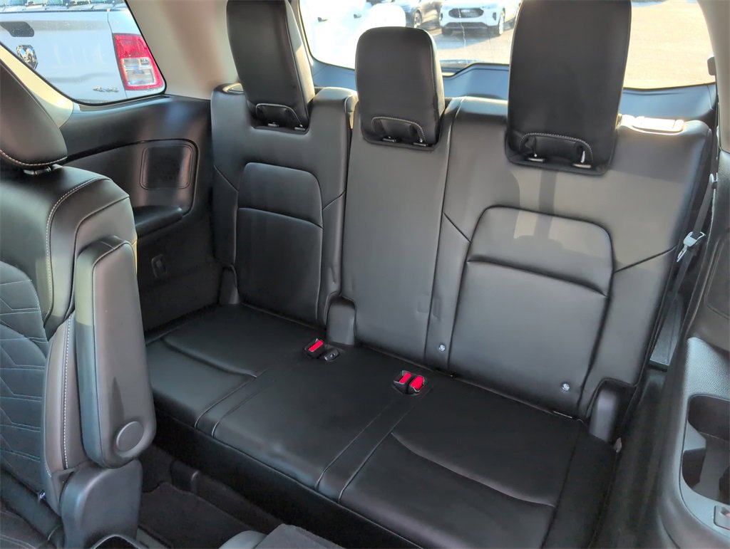 Used 2024 Nissan Pathfinder Platinum image 30