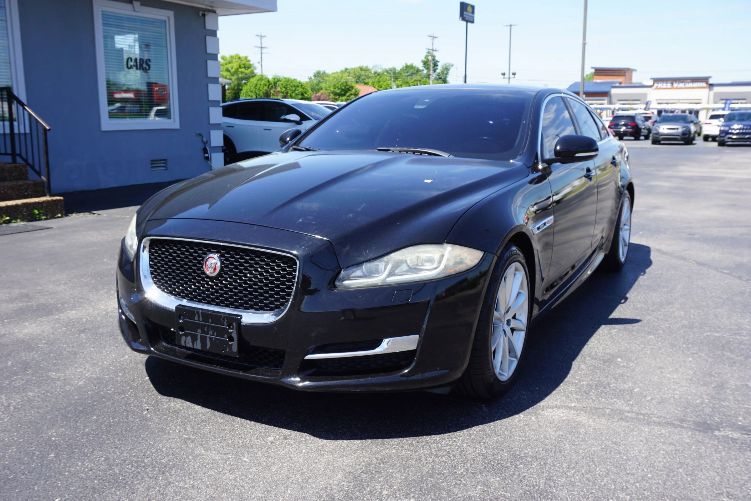 Used 2016 Jaguar XJ R-Sport RWD image 1