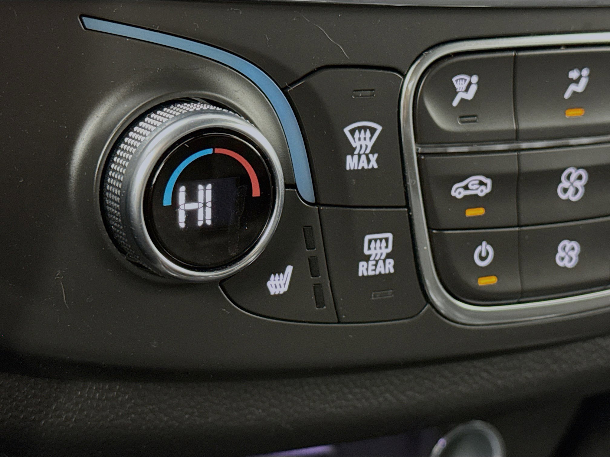 Used 2023 Chevrolet Traverse LT image 19