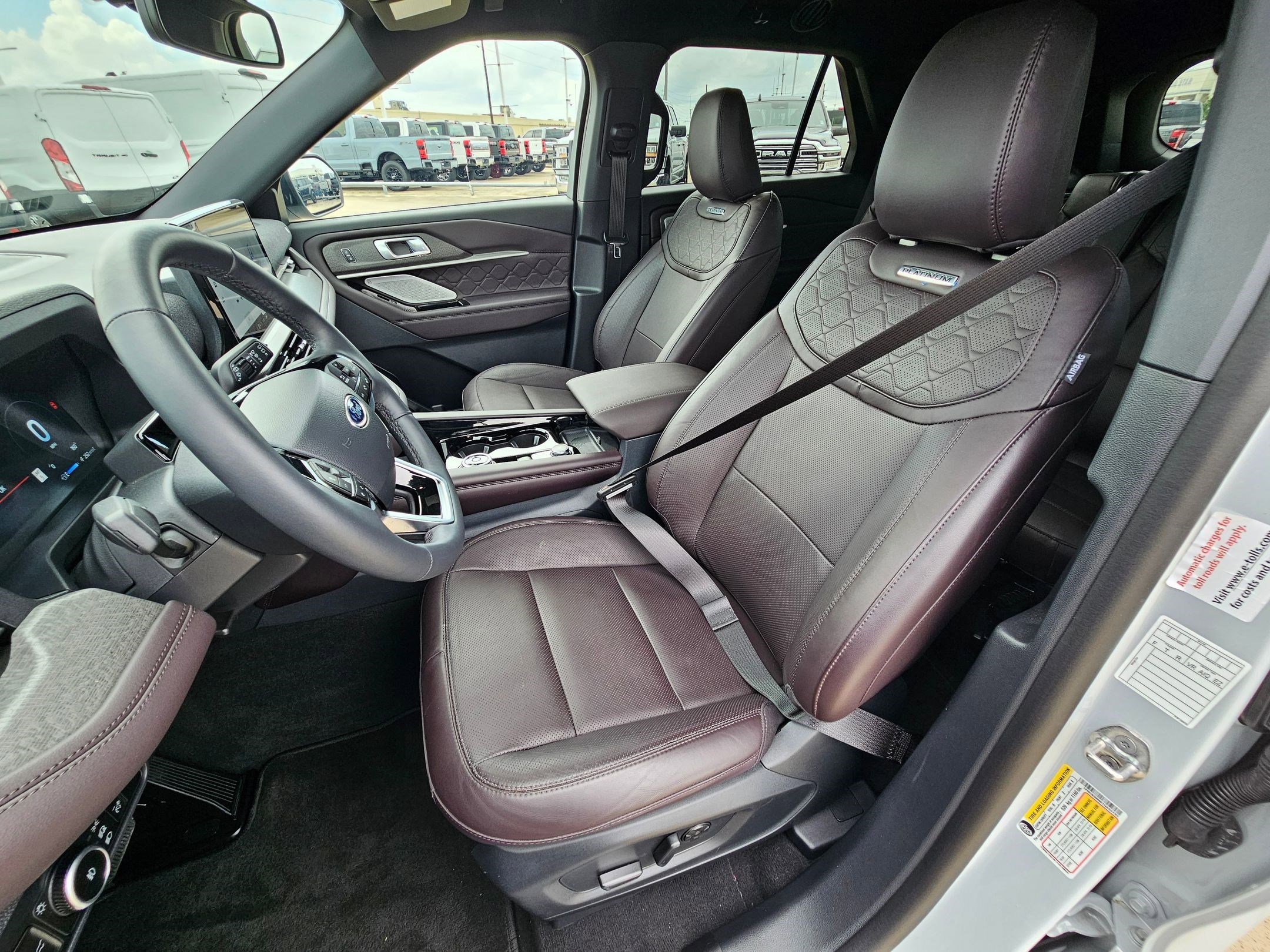 Used 2026 Ford Explorer Platinum w/ LUX Leather Package AWD/4WD image 17