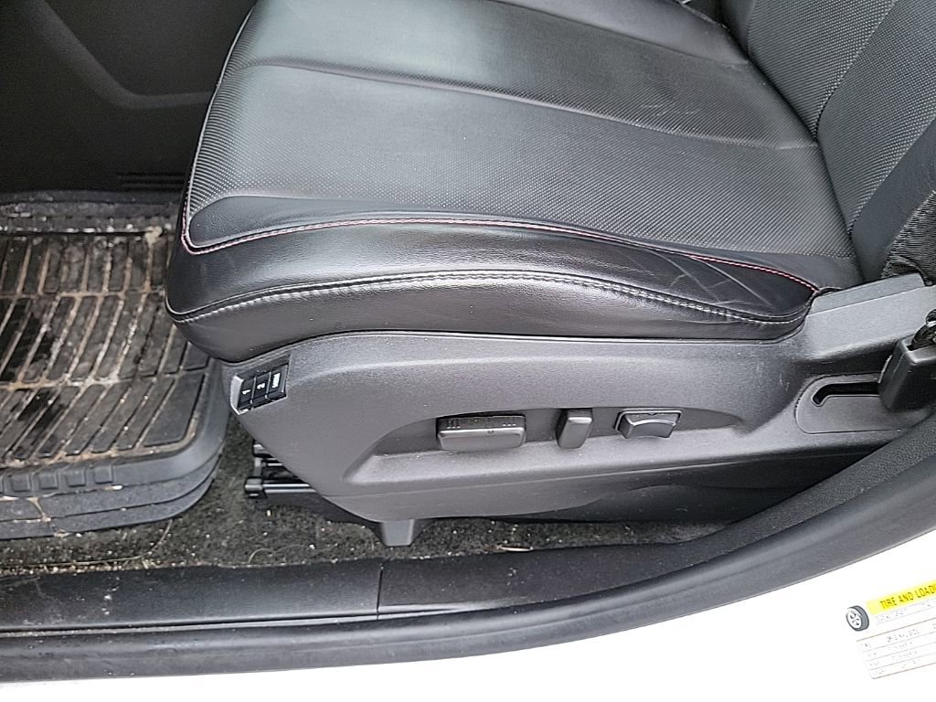 Used 2017 Chevrolet Equinox Premier w/ Enhanced Convenience Package image 30