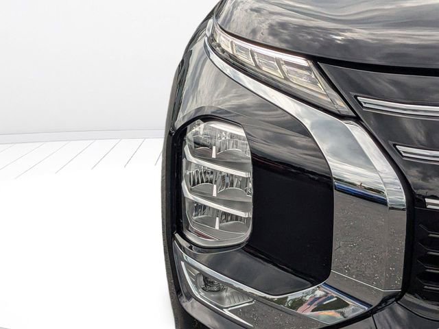 New 2026 Mitsubishi Outlander ES FWD image 9