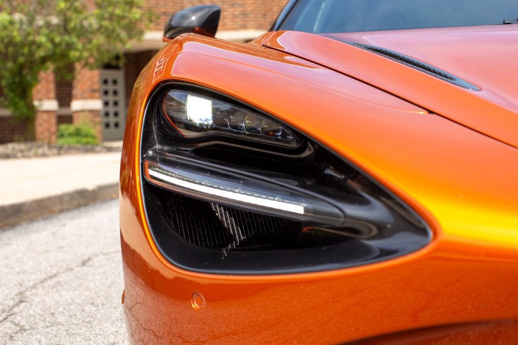 Used 2018 McLaren 720S Performance RWD image 33