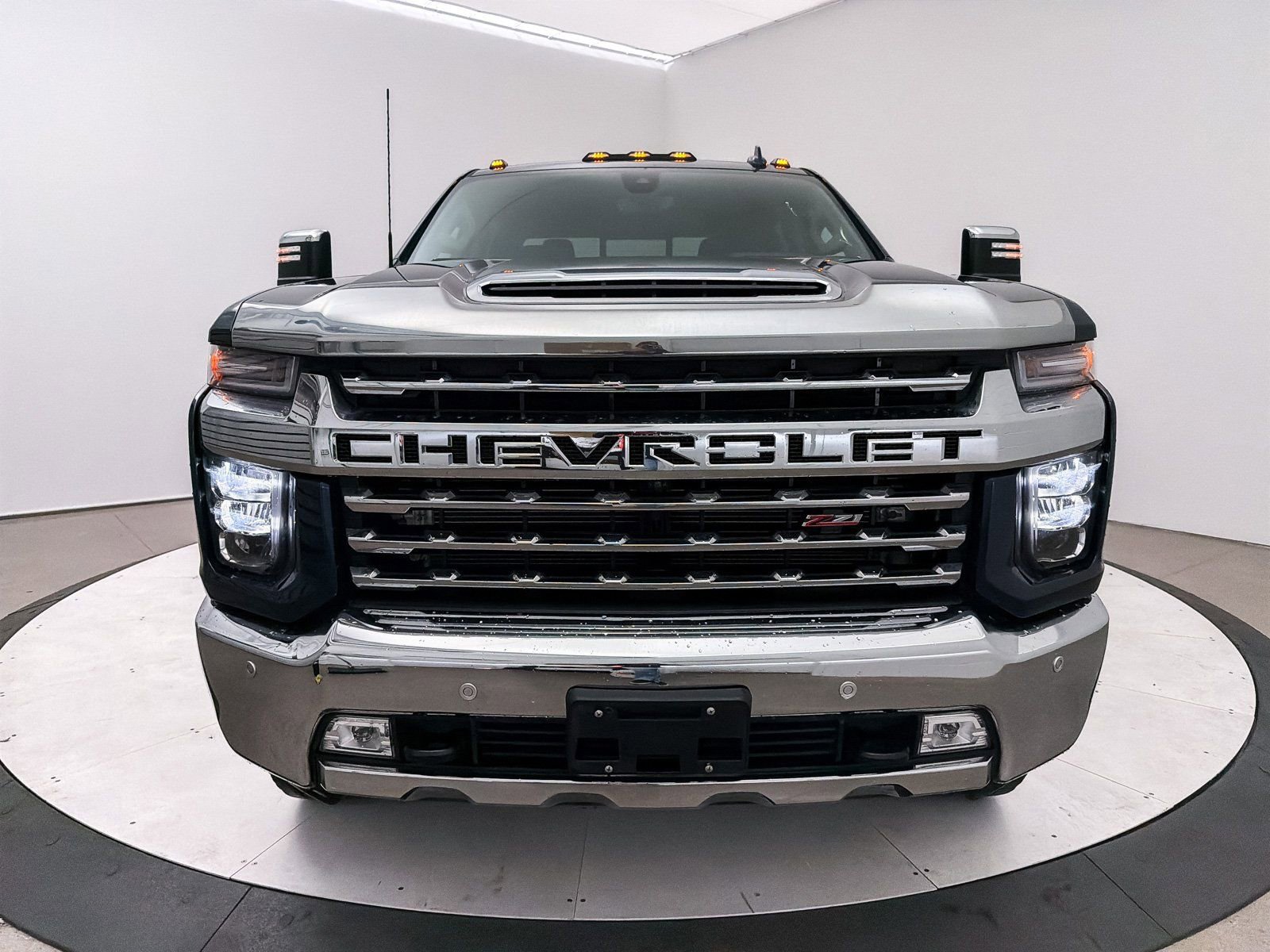 Used 2020 Chevrolet Silverado 2500 LTZ w/ LTZ Premium Package image 12