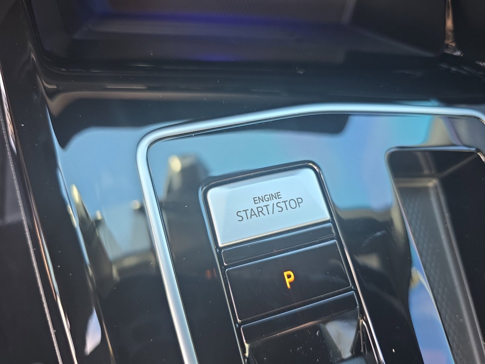 Certified 2025 Volkswagen Golf w/ Euro Style Package image 30