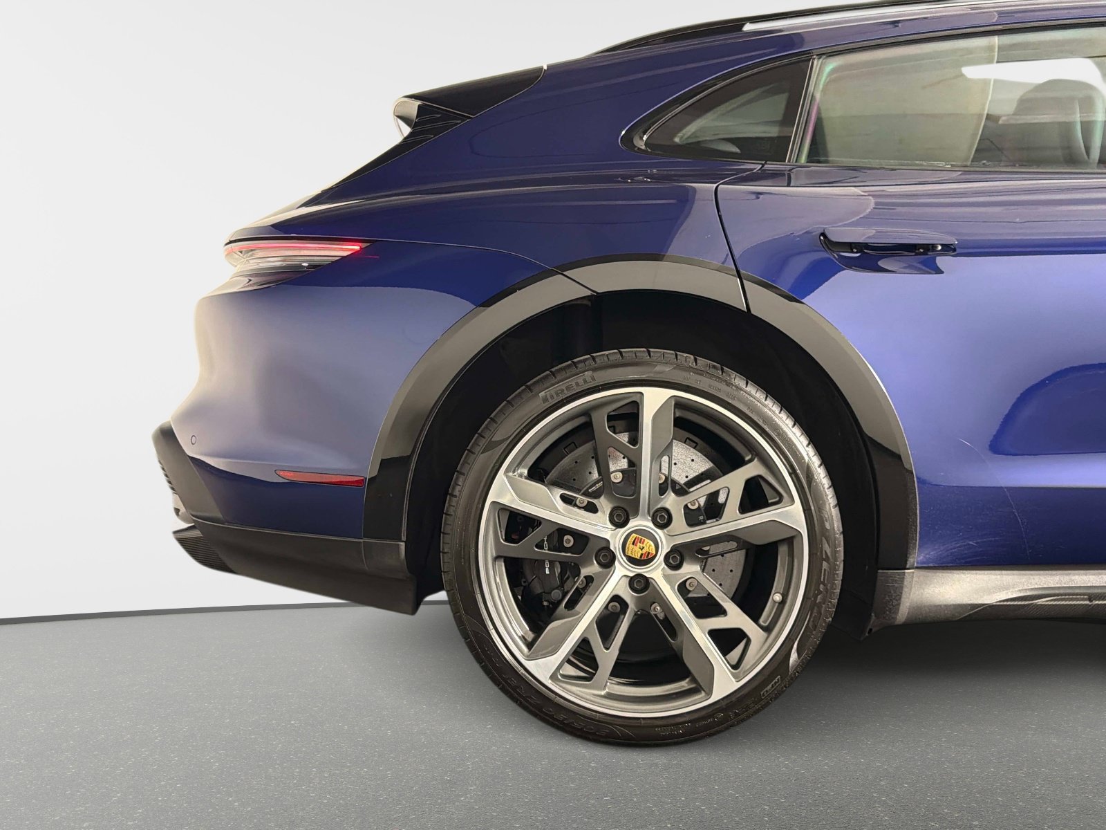 Used 2024 Porsche Taycan Turbo AWD/4WD image 17