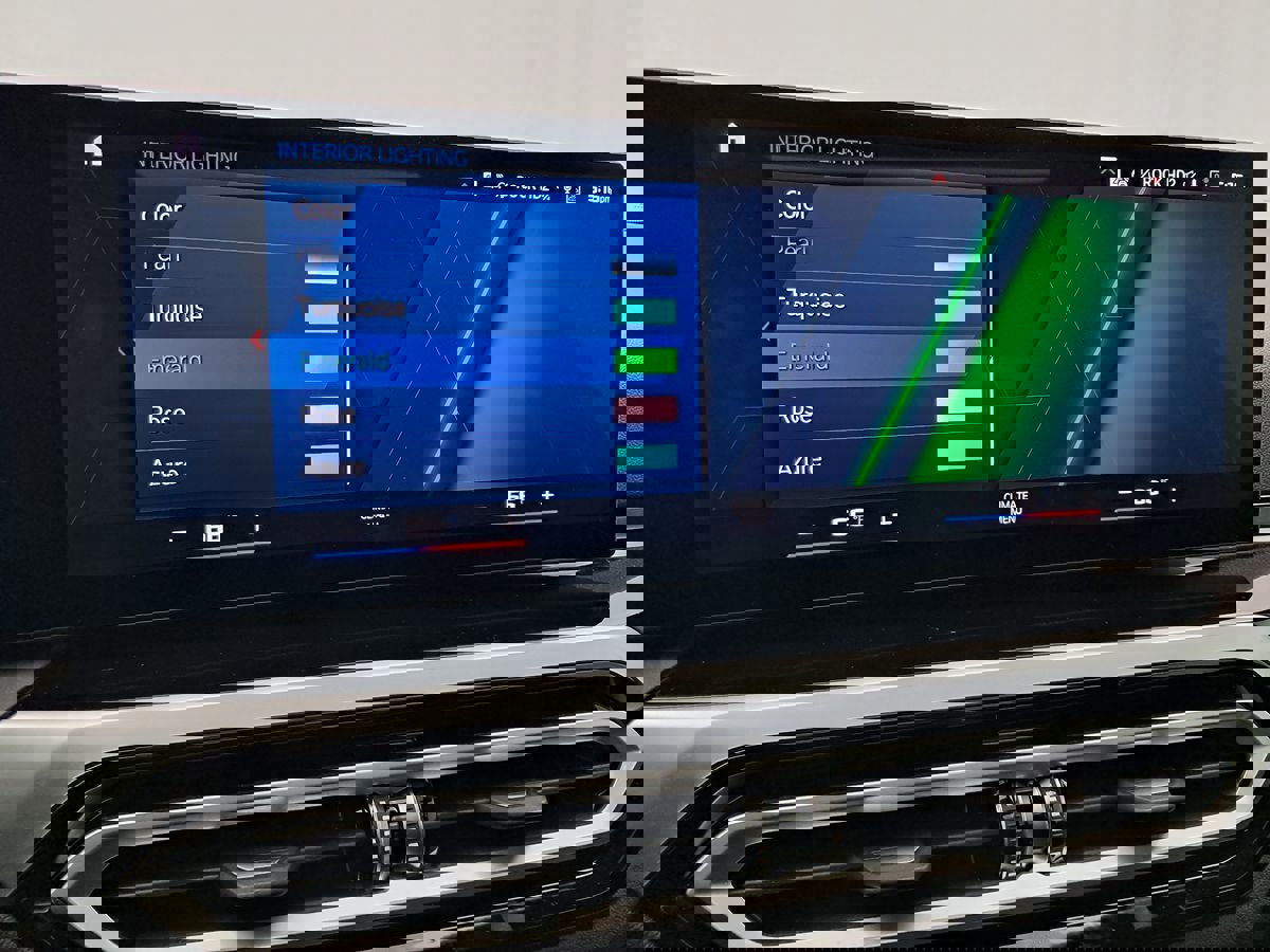 Used 2024 BMW M2 w/ Lighting Package image 40