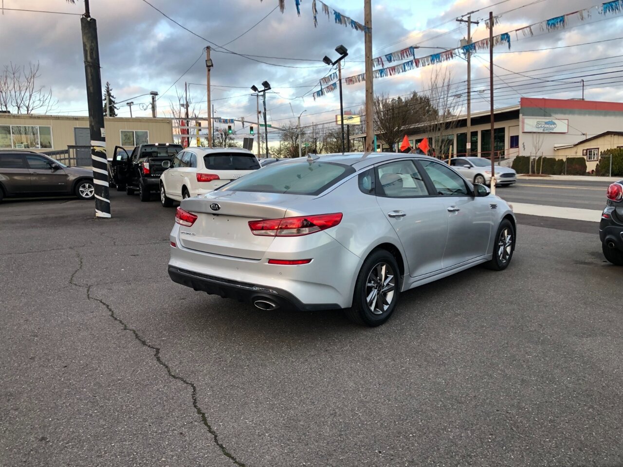Used 2019 Kia Optima LX image 4