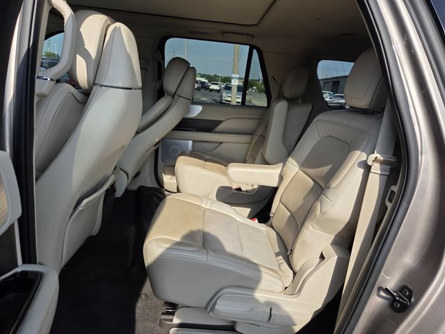 Used 2020 Lincoln Navigator L Reserve w/ Luxury Package AWD/4WD image 6