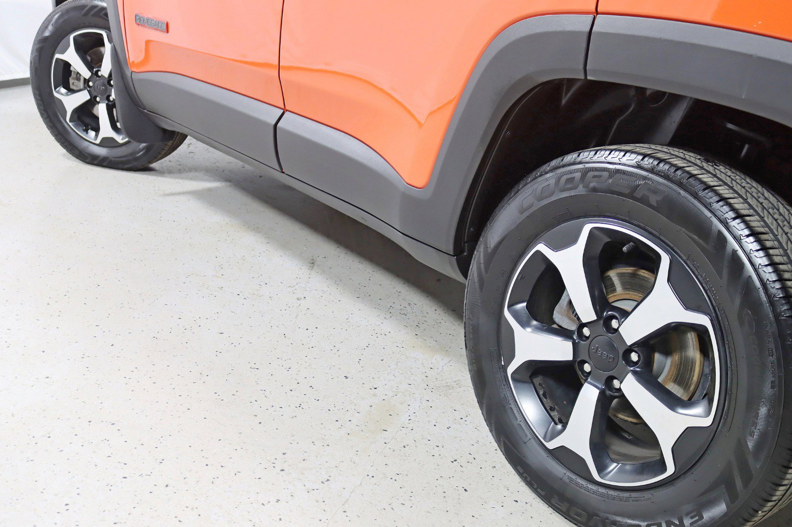 Used 2019 Jeep Renegade Trailhawk AWD/4WD image 12