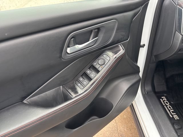 Used 2025 Nissan Rogue SV AWD/4WD image 20