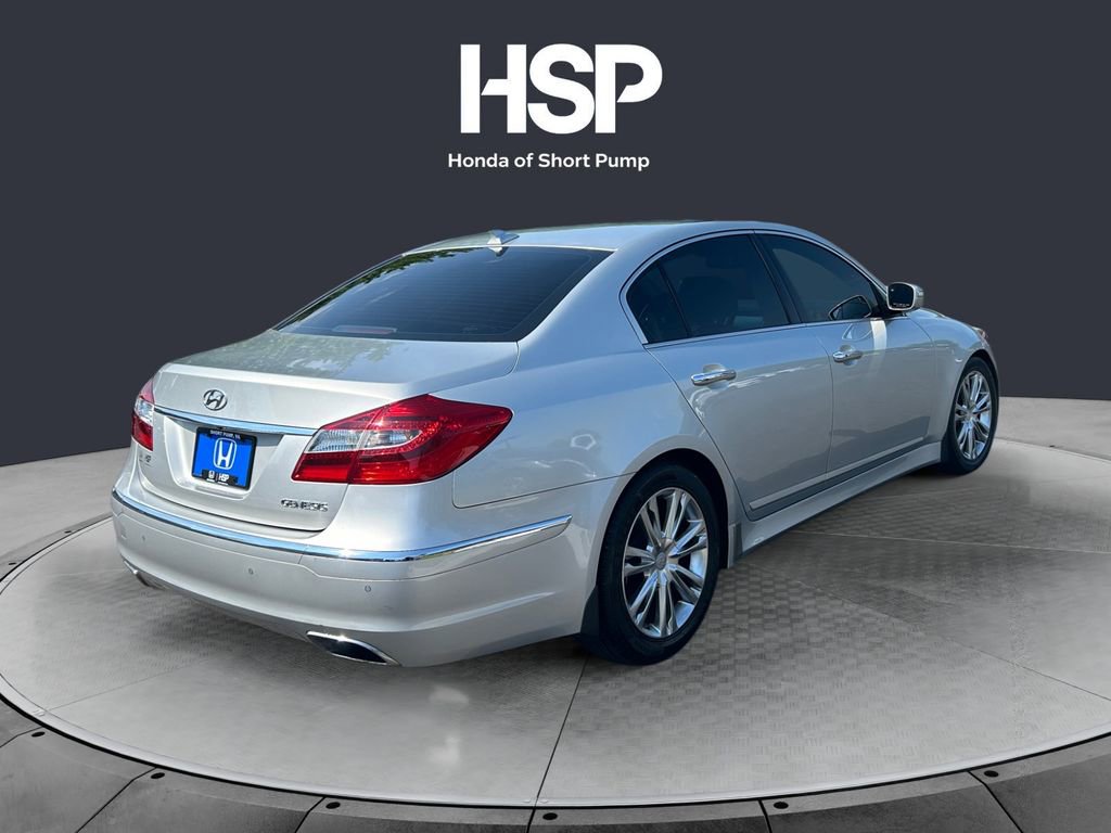 Used 2013 Hyundai Genesis 3.8 w/ Technology Pkg RWD image 5