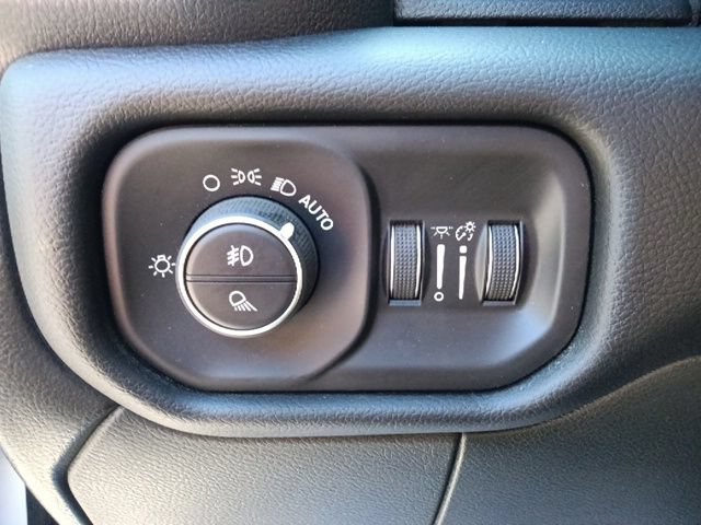 Used 2024 RAM 2500 Laramie AWD/4WD image 18
