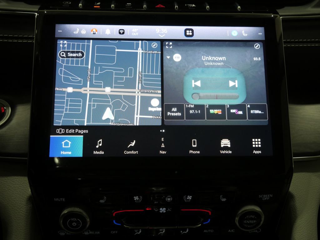 Used 2022 Jeep Grand Cherokee L Overland w/ Advanced Protech Group III AWD/4WD image 21