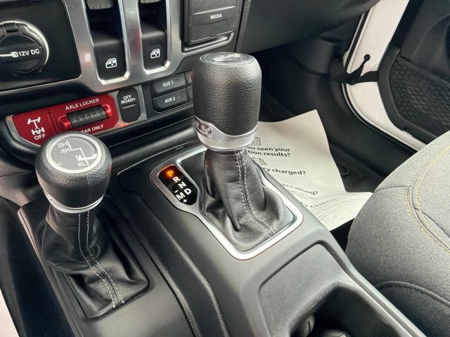 Used 2025 Jeep Wrangler Sport AWD/4WD image 17