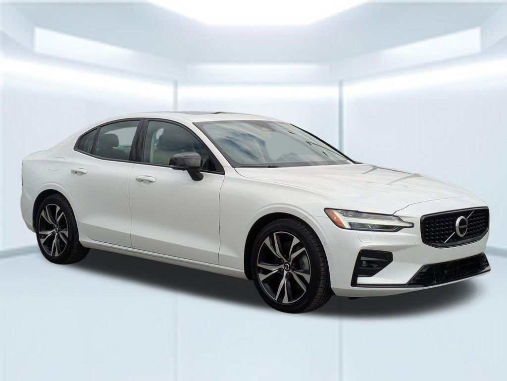 Used 2024 Volvo S60 B5 Plus video 3