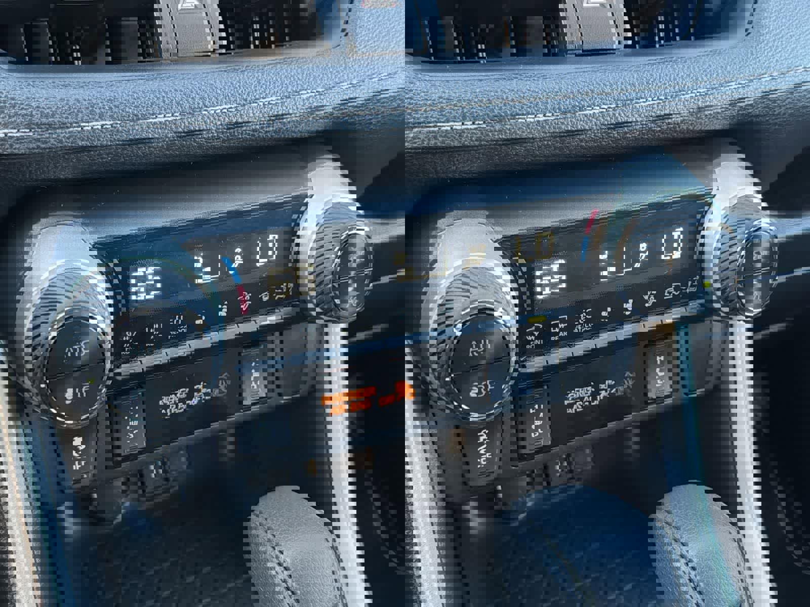 Used 2020 Toyota RAV4 XLE image 16