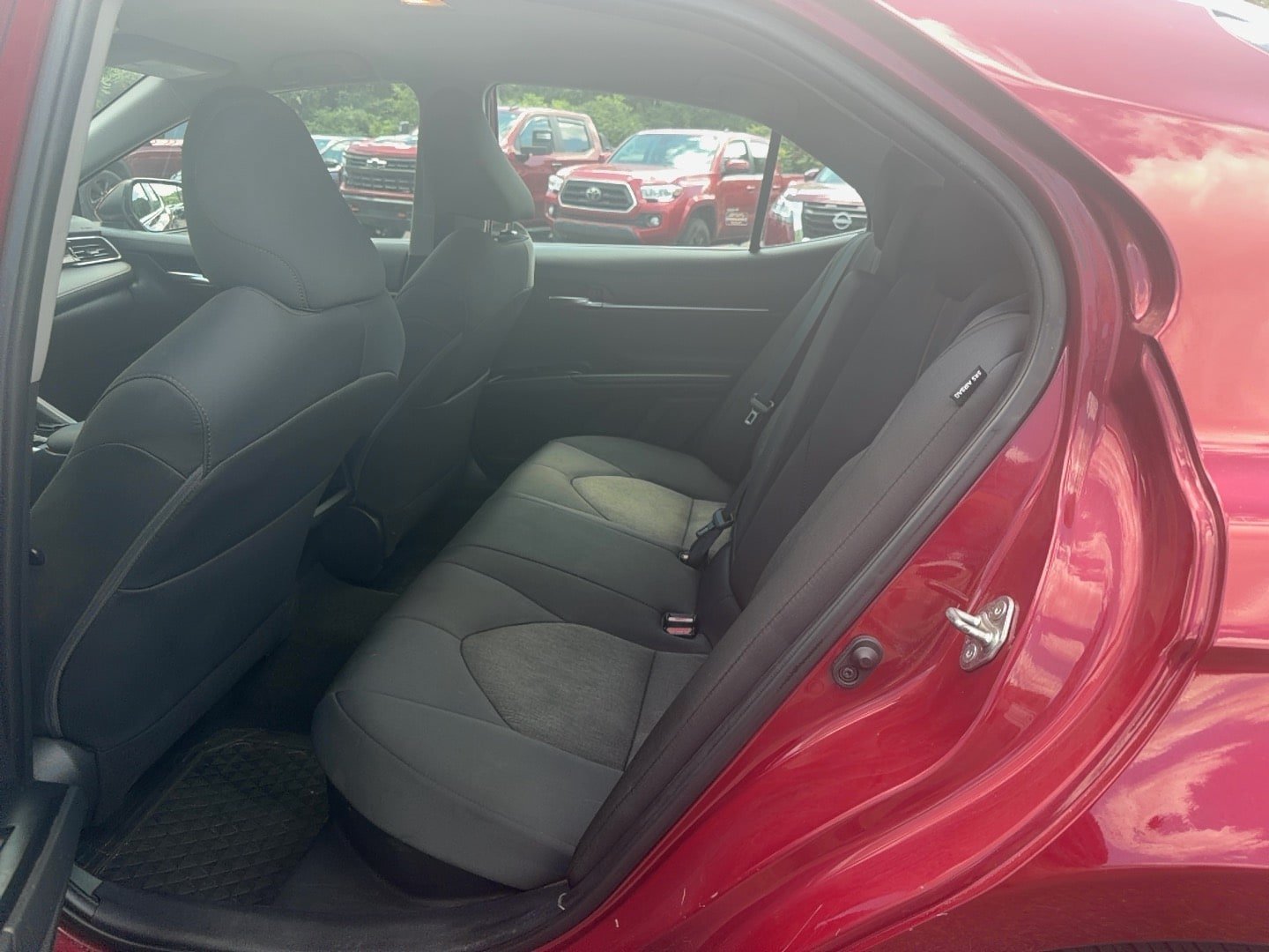 Used 2020 Toyota Camry LE FWD image 10