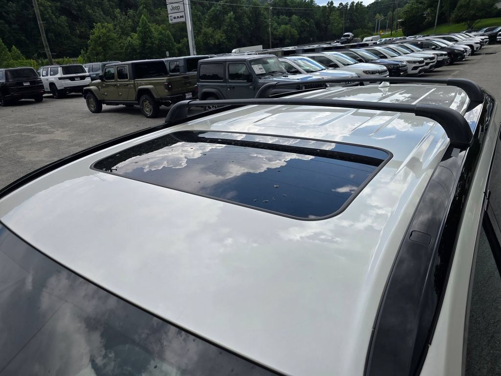 Used 2019 Toyota Highlander SE AWD/4WD image 18