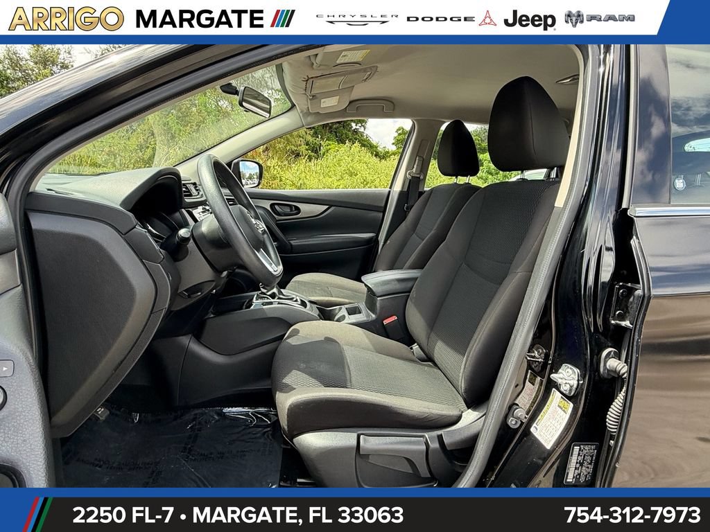 Used 2019 Nissan Rogue Sport S w/ Appearance Package FWD image 9