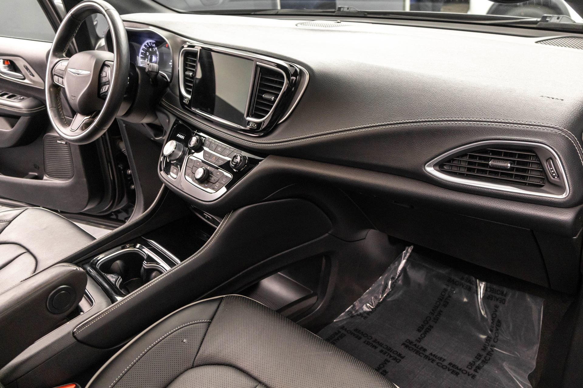 Used 2021 Chrysler Pacifica Limited w/ Uconnect Theater Family Group AWD/4WD image 39