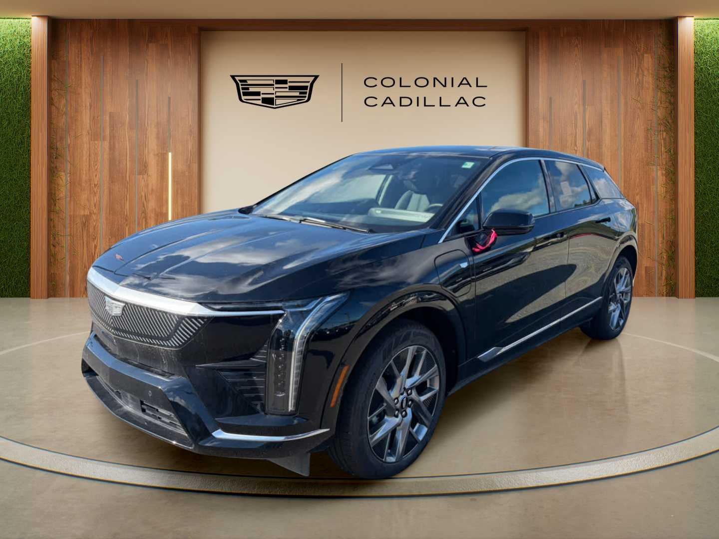Used 2025 Cadillac Optiq Luxury 1