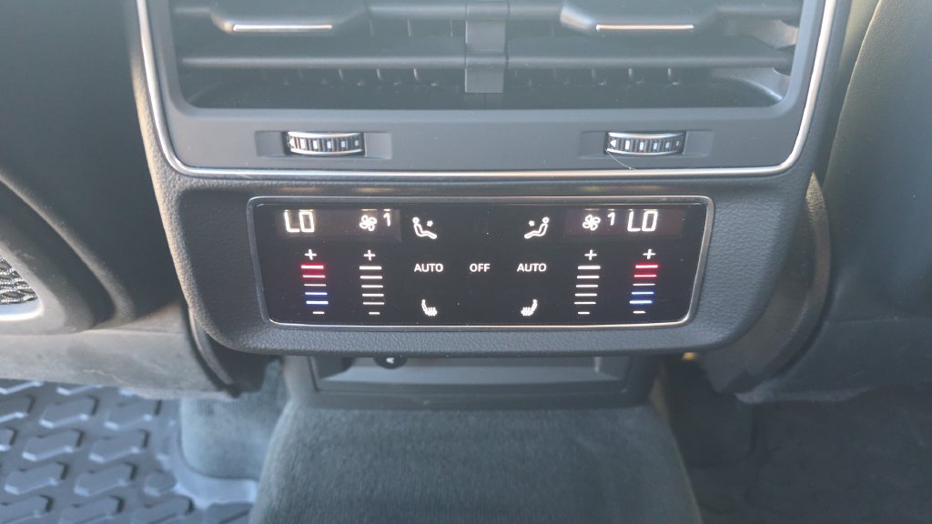 Used 2024 Audi SQ8 Premium Plus AWD/4WD image 27