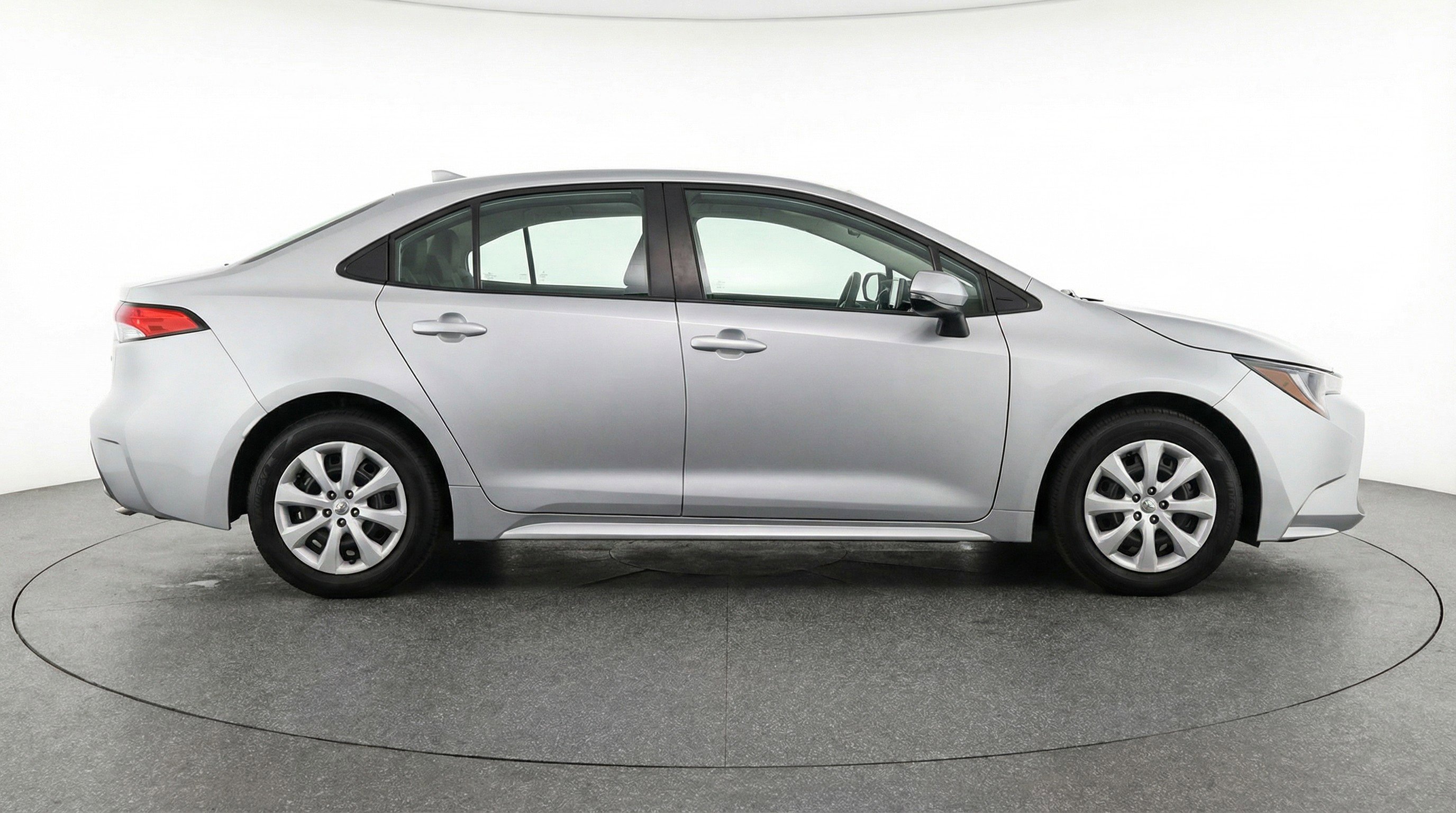 Used 2025 Toyota Corolla LE image 11