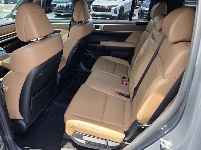 Used 2025 Hyundai Santa Fe Limited FWD image 11