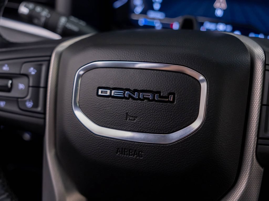 Used 2024 GMC Yukon Denali w/ Denali Reserve Package AWD/4WD image 33
