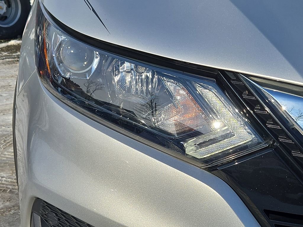 Used 2020 Nissan Rogue Sport SV w/ All-Weather Package image 15