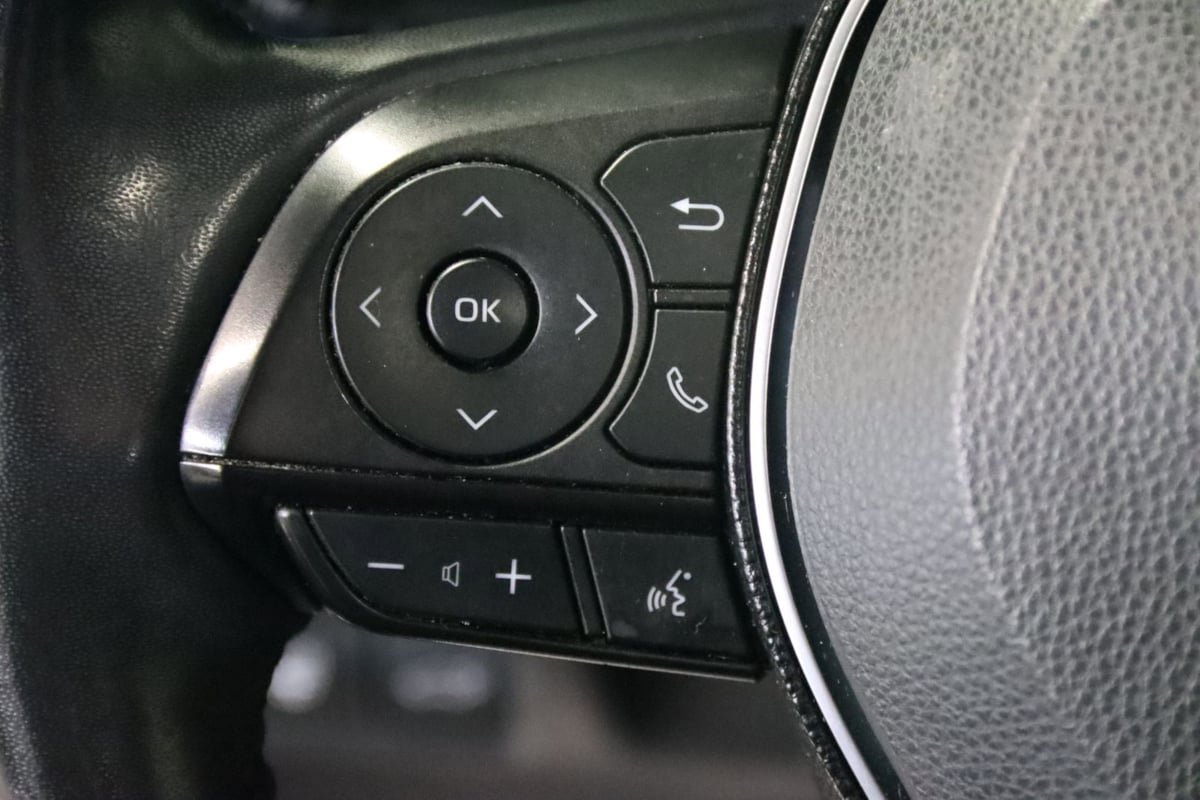 Used 2020 Toyota RAV4 XSE AWD/4WD image 19