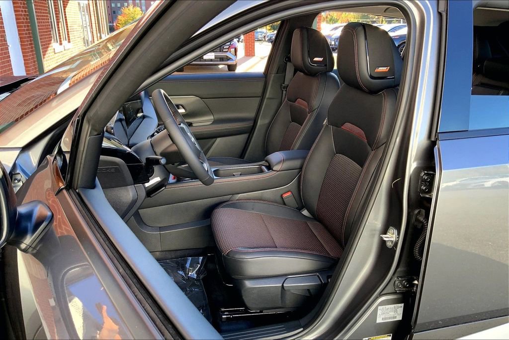 New 2026 Nissan Kicks SR w/ SR Premium Package image 9