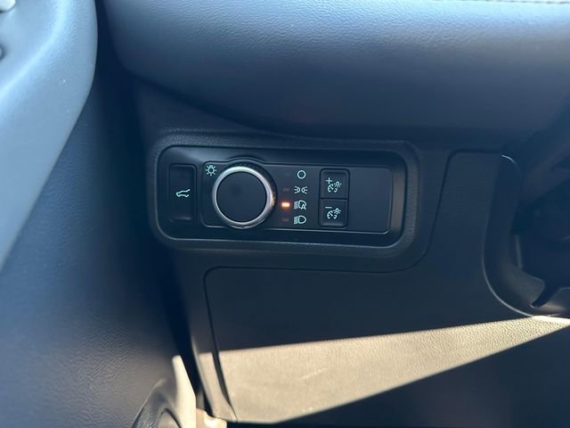 Used 2025 Ford Explorer Active image 18
