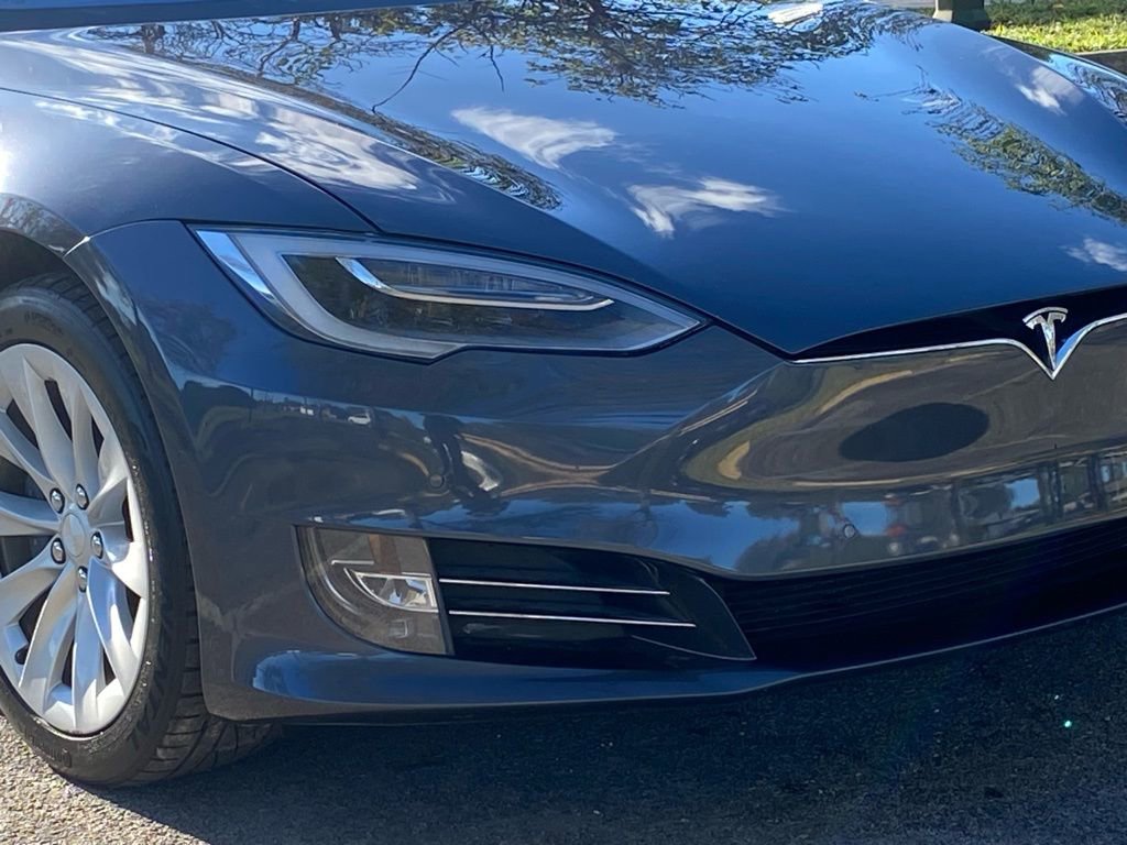 Used 2020 Tesla Model S Long Range Plus image 12