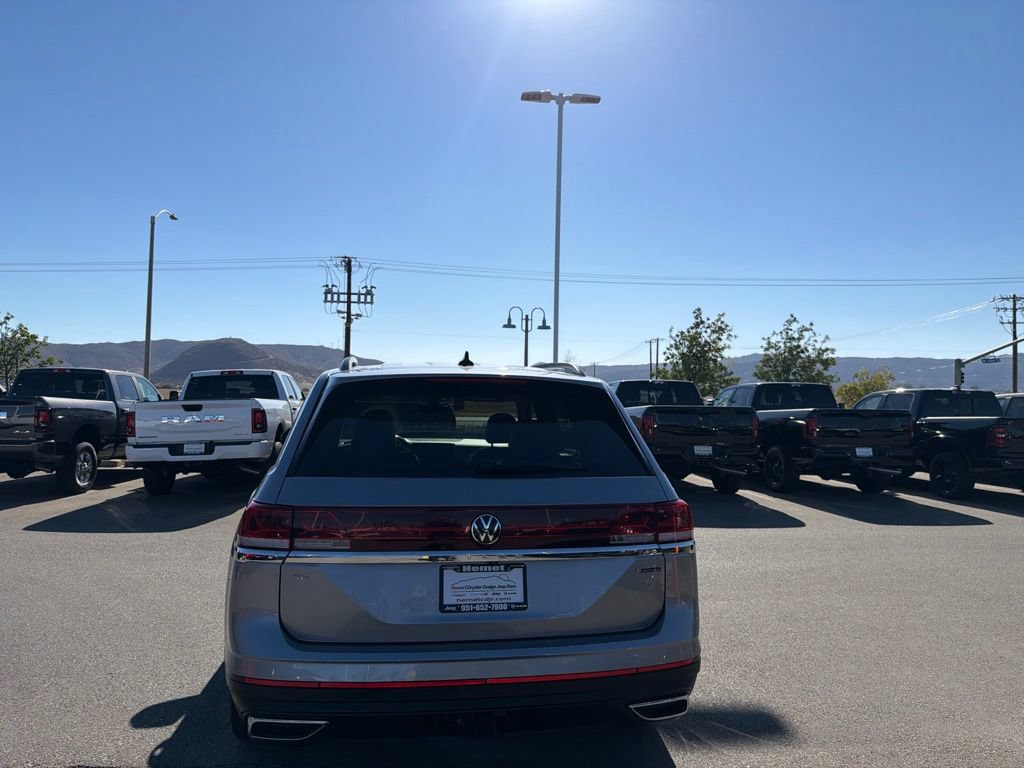 Used 2024 Volkswagen Atlas SE AWD/4WD image 7