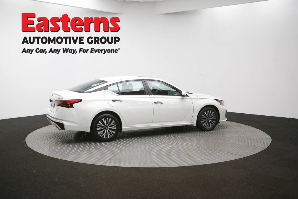 Used 2024 Nissan Altima 2.5 SV w/ SV Premium Package AWD/4WD image 45