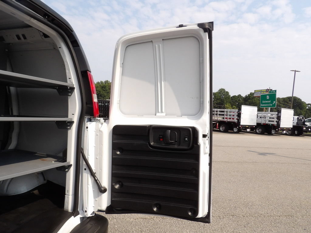 Used 2022 GMC Savana 2500 RWD image 43