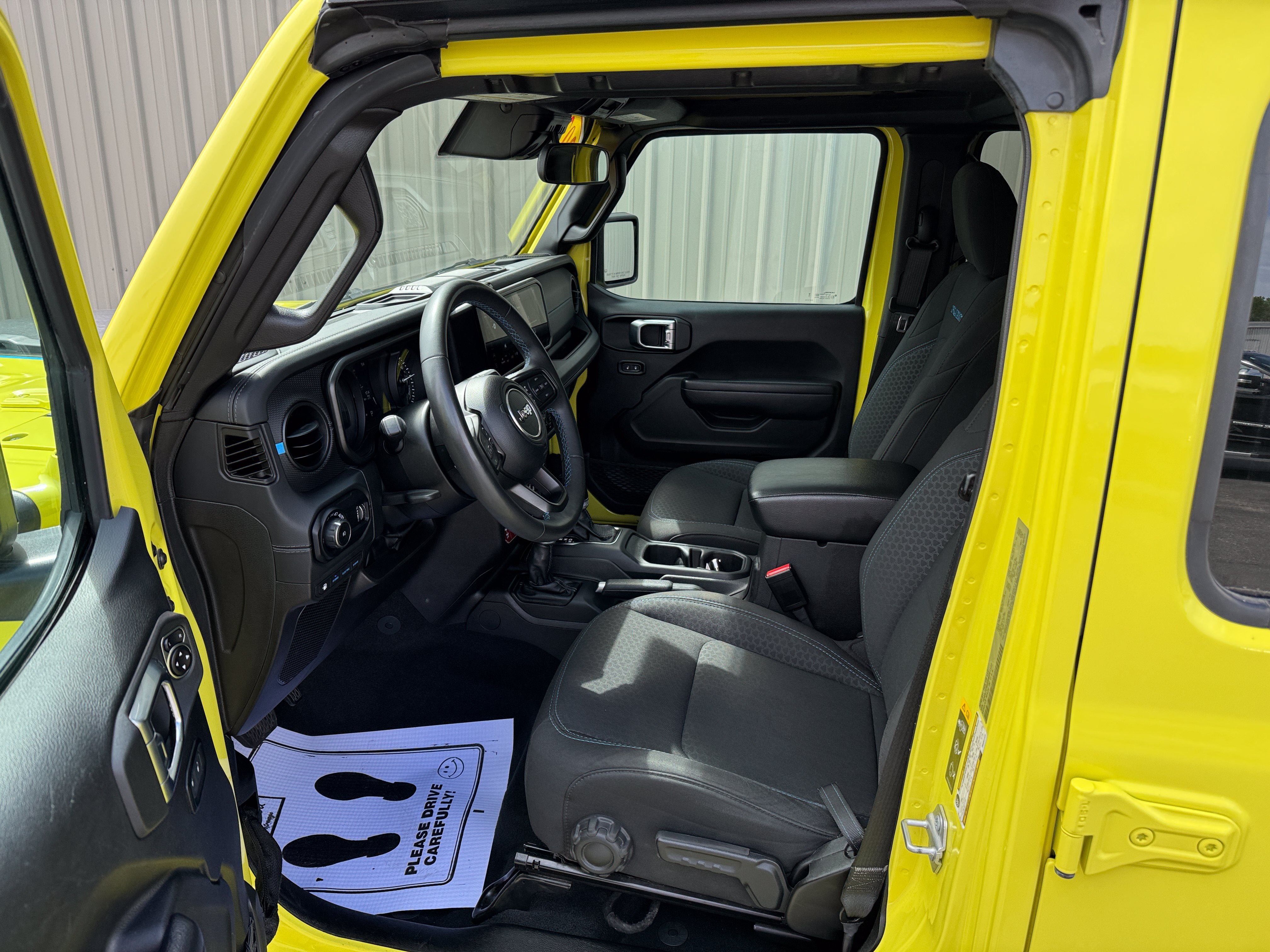 Used 2024 Jeep Wrangler Unlimited Rubicon 4xe AWD/4WD image 9