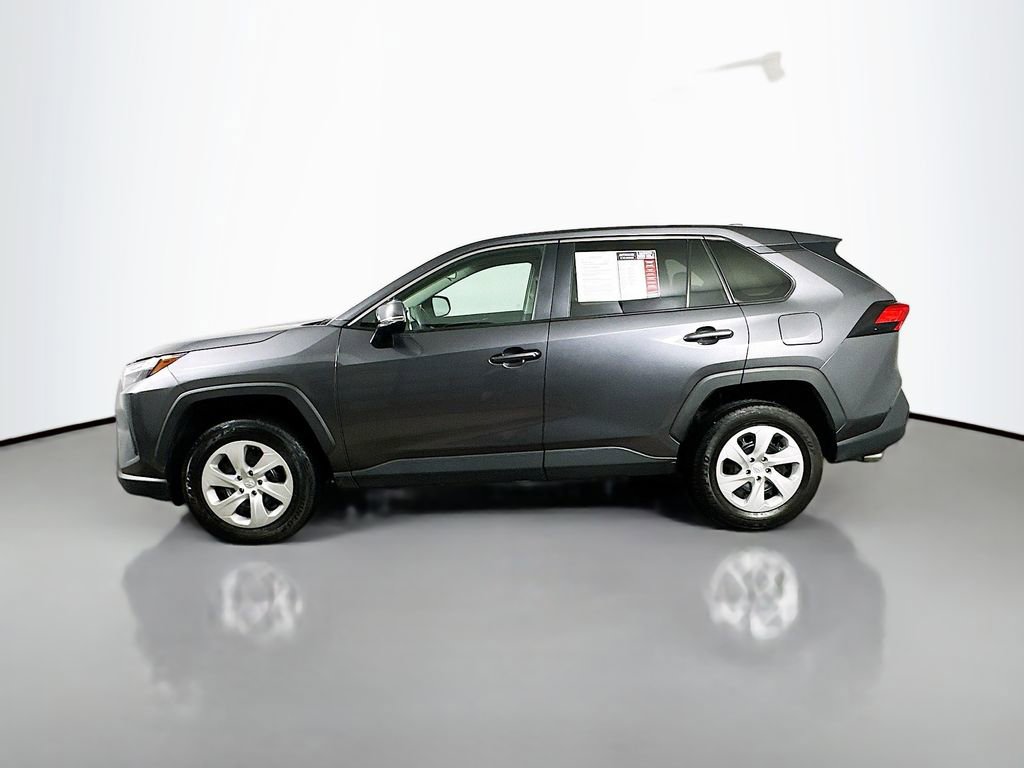 Used 2024 Toyota RAV4 LE FWD image 5