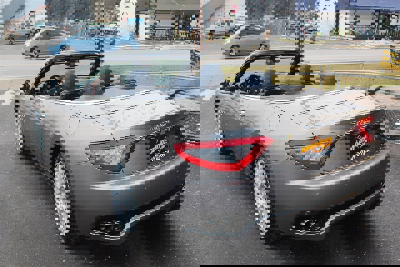 Used 2010 Maserati GranTurismo Convertible image 31