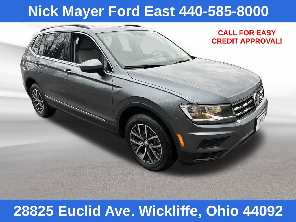 Used 2020 Volkswagen Tiguan SE w/ Panoramic Sunroof Package image 1