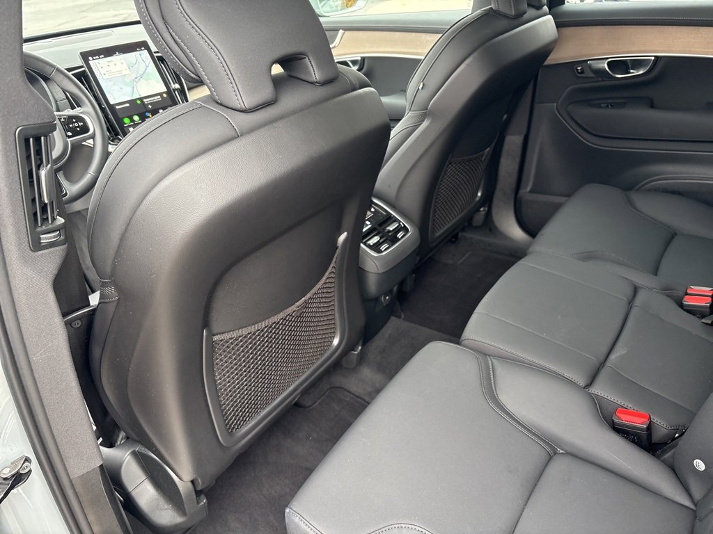 Certified 2025 Volvo XC90 B5 Plus image 36