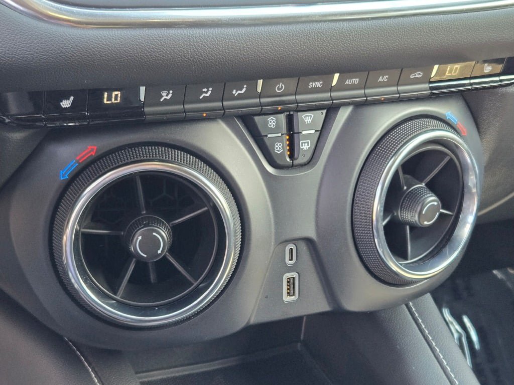Certified 2025 Chevrolet Blazer LT FWD image 27