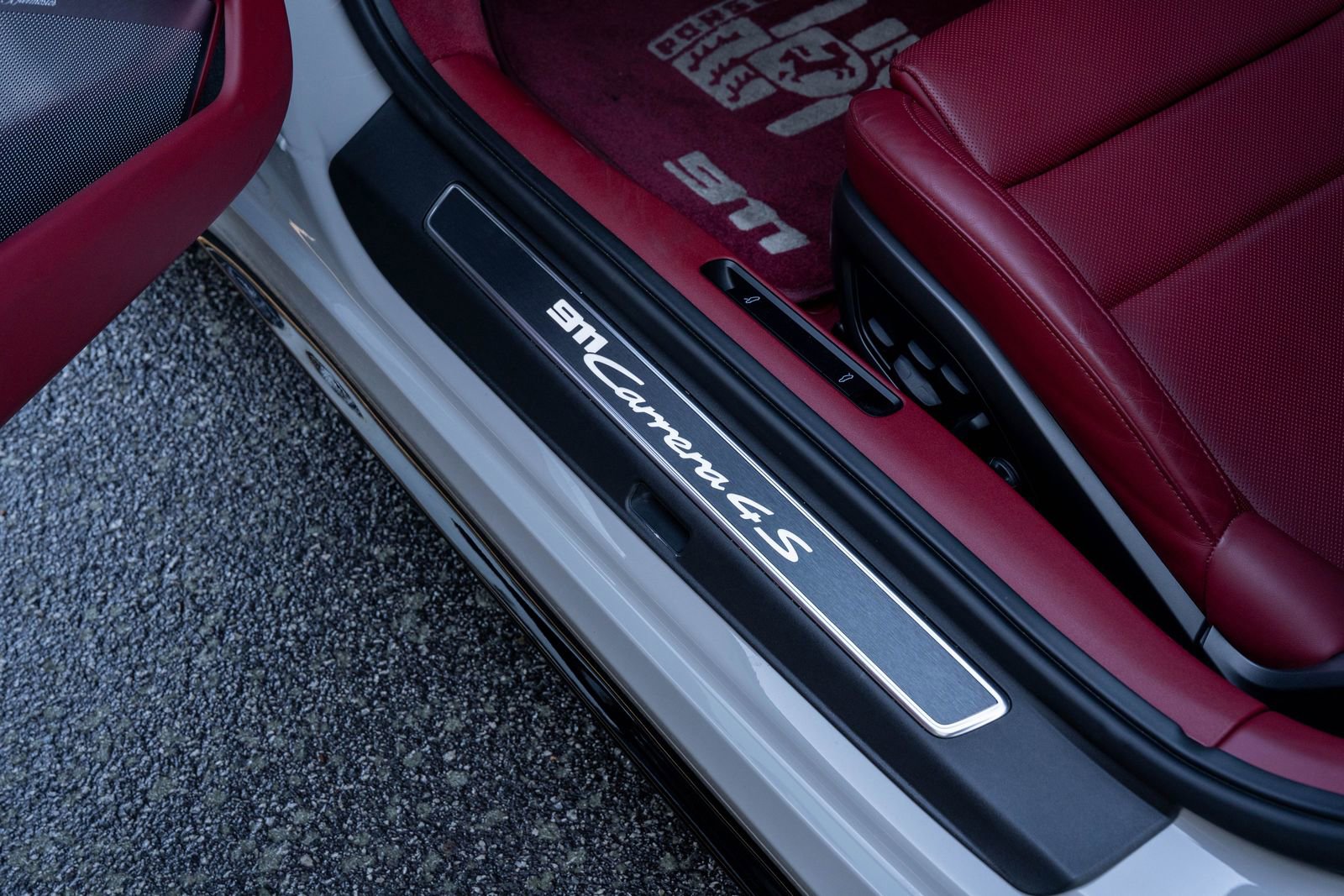 Certified 2024 Porsche 911 Carrera 4S image 23