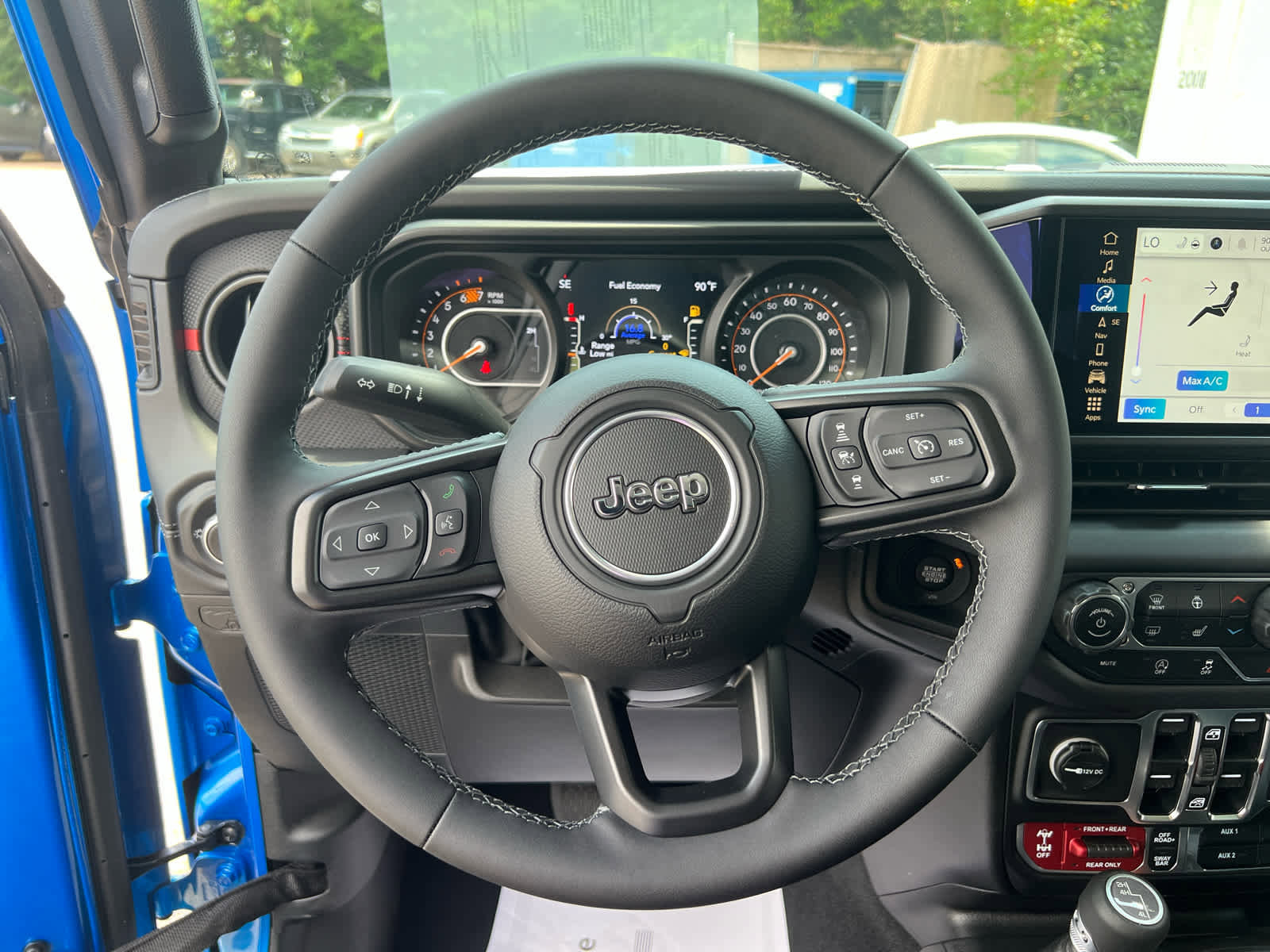 New 2025 Jeep Wrangler Unlimited Rubicon w/ Technology Group image 25