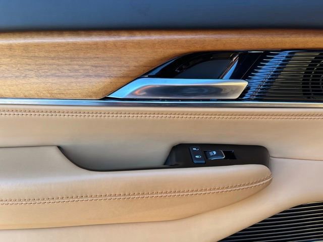 Used 2022 Jeep Grand Wagoneer Series III w/ Flexible Seating Group image 17